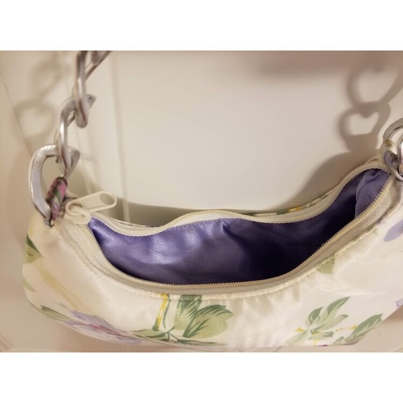 🌸🌼floral print white bag with lightweight chain - Picture 3 of 3